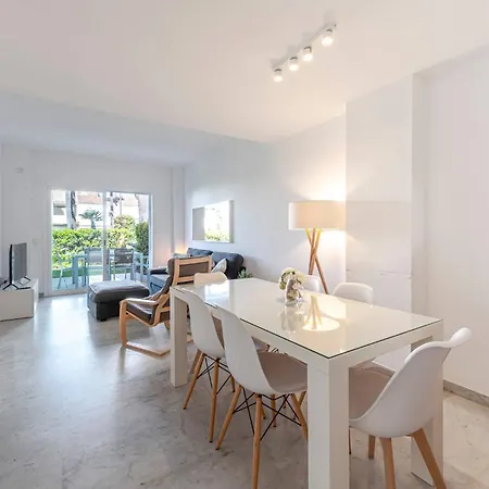 Апартаменты Townhouse W/ Swimming Pool And Underground Parking *