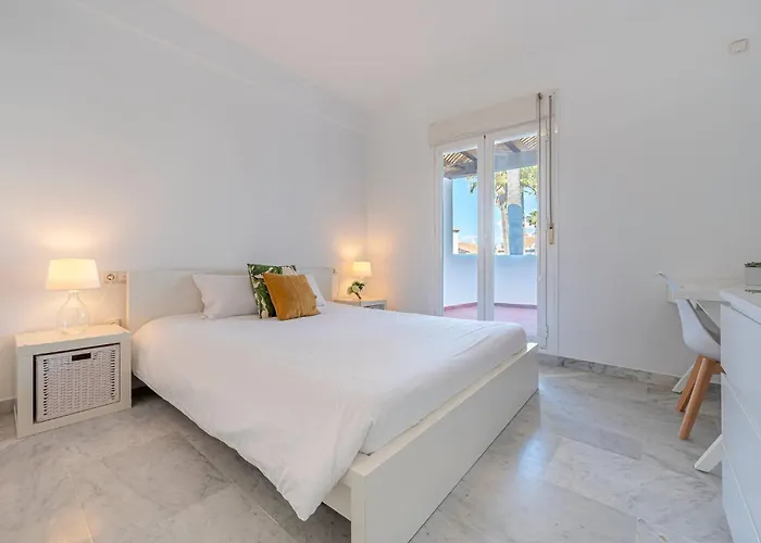 Appartamento Townhouse W/ Swimming Pool And Underground Parking Marbella