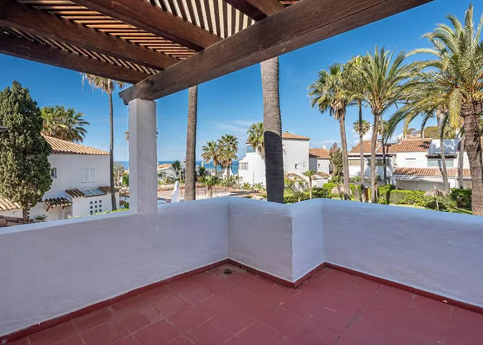 Townhouse W/ Swimming Pool And Underground Parking Appartamento