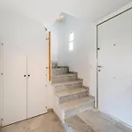 Townhouse W/ Swimming Pool And Underground Parking アパート *