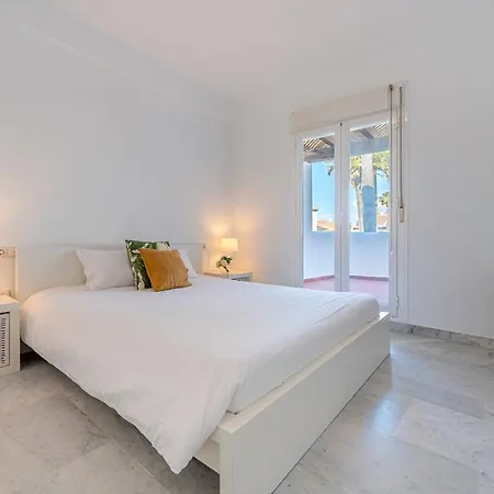 アパート Townhouse W/ Swimming Pool And Underground Parking マルベーリャ