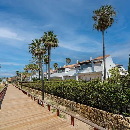 Townhouse W/ Swimming Pool And Underground Parking Daire *