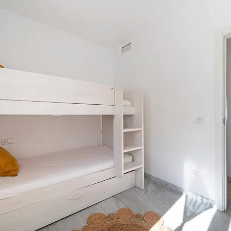 Townhouse W/ Swimming Pool And Underground Parking Marbella