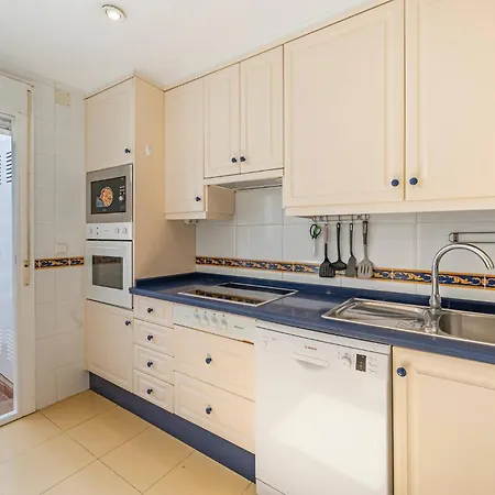 アパート Townhouse W/ Swimming Pool And Underground Parking マルベーリャ