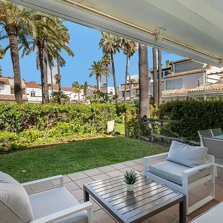 Διαμέρισμα Townhouse W/ Swimming Pool And Underground Parking
