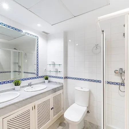 Daire Townhouse W/ Swimming Pool And Underground Parking *