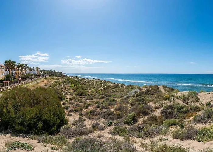 Townhouse W/ Swimming Pool And Underground Parking 公寓 *