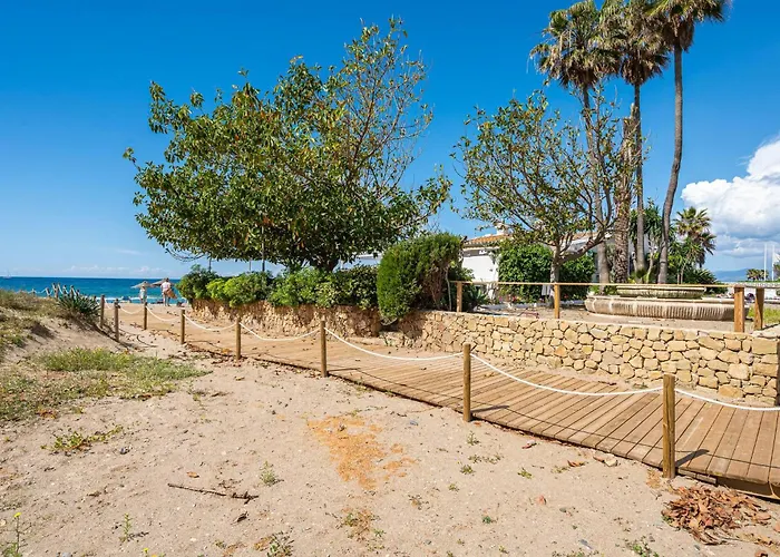 Townhouse W/ Swimming Pool And Underground Parking Marbella