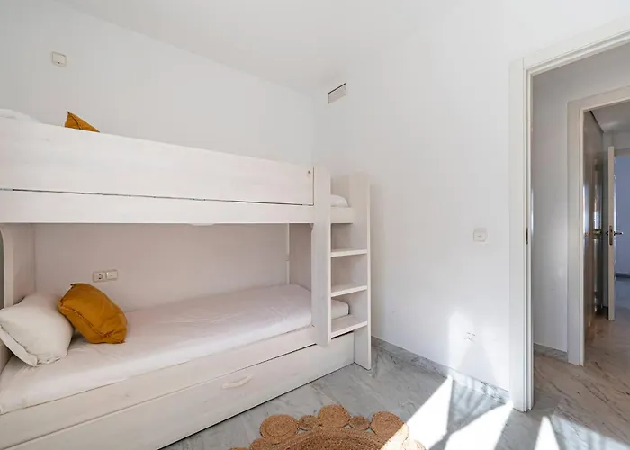 Townhouse W/ Swimming Pool And Underground Parking Marbella