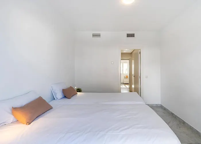 Townhouse W/ Swimming Pool And Underground Parking Apartament